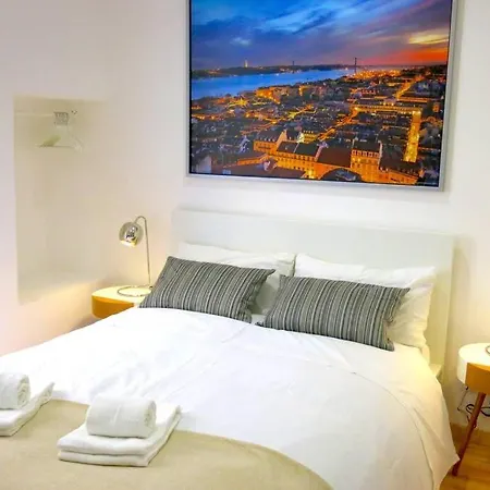 Beautiful In Mouraria Апартаменти *